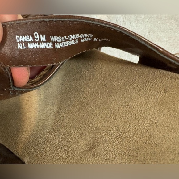 Yuu Women’s Brown Dansa Slip On Sandals Size 9M - Picture 7 of 7